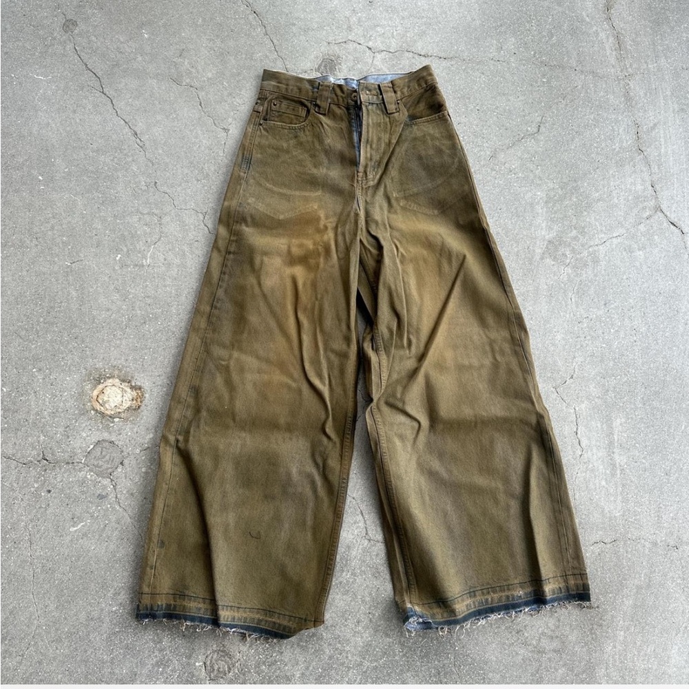 Wide-Leg Brown Jeans